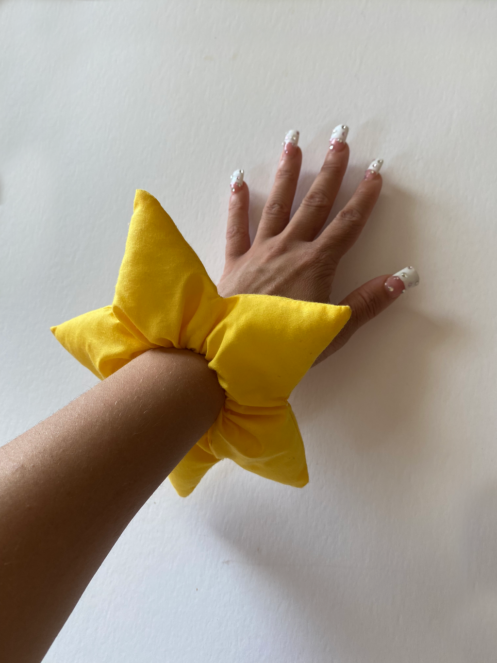 superstar scrunchie in yellow